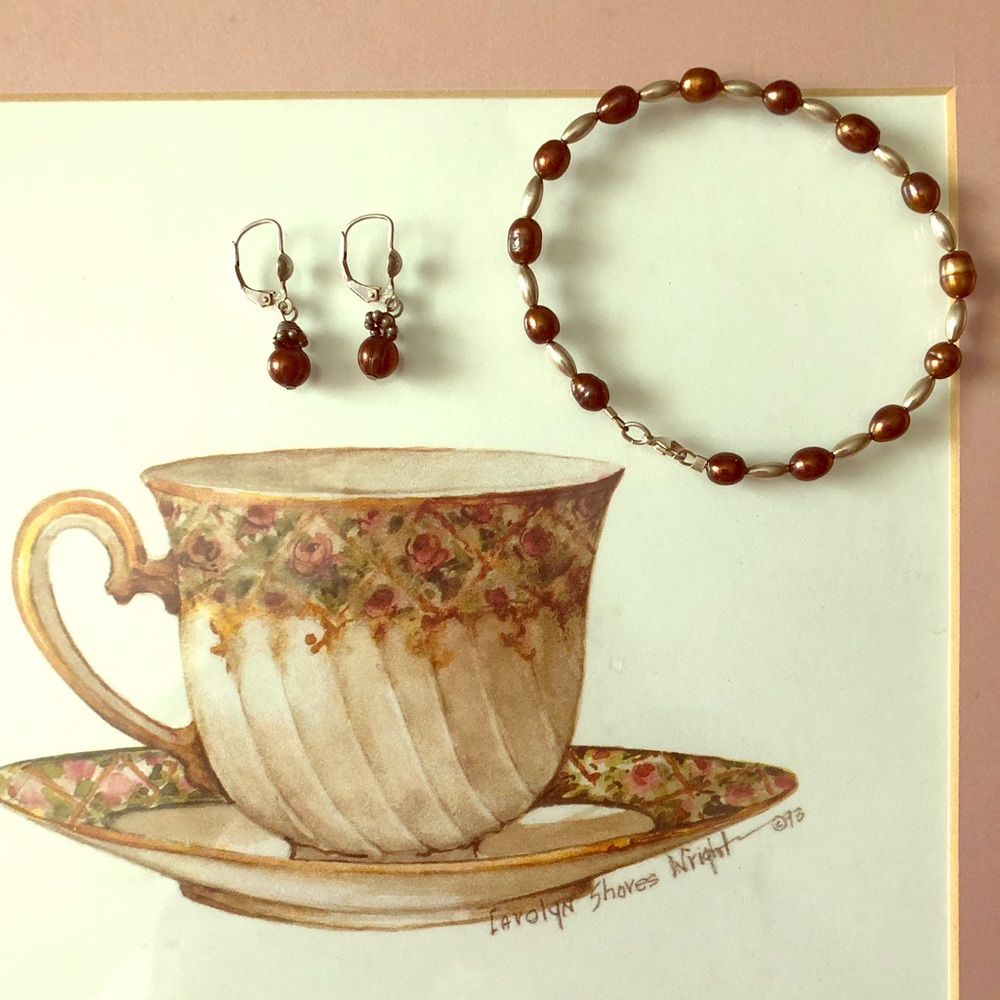 Freshwater pearl bracelet & earrings set